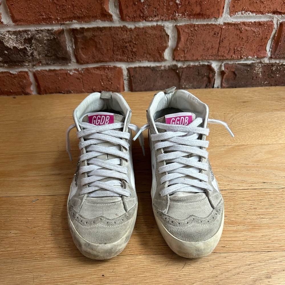Midstar Golden Goose
Size 36
Good used condition